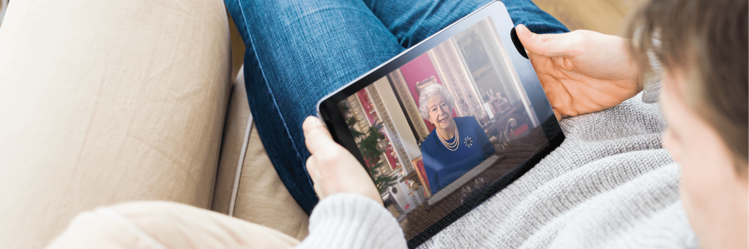 Angielska królowa na ekranie ipada